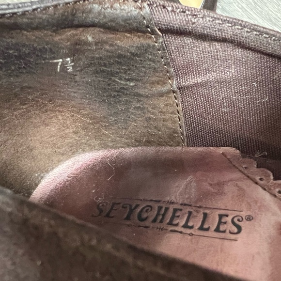 Seychelles Modern Love stiletto in lucious Chocolate Suede. Size 7.5 - Picture 9 of 10